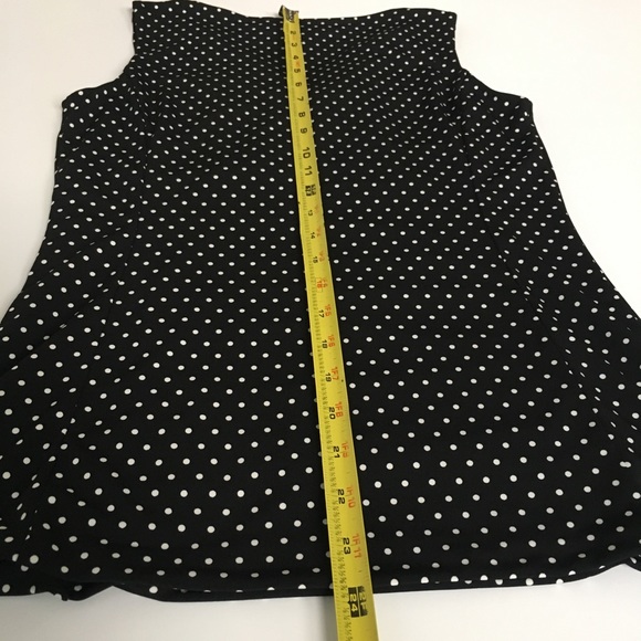 WHBM Small sleeveless V neck blouse, rouched - Picture 4 of 8